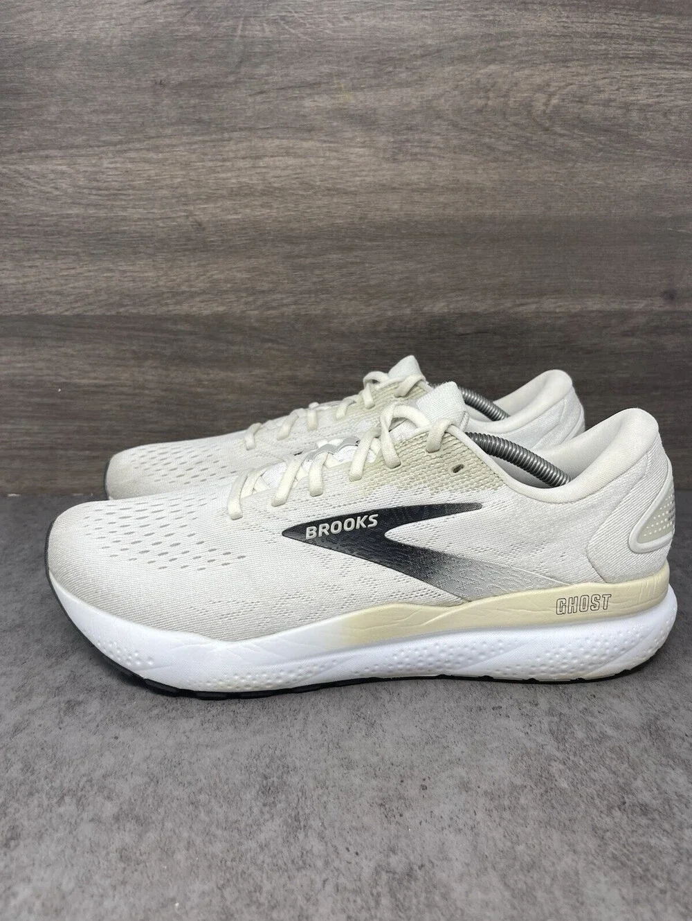 Brooks Ghost 16 Mens Size 11.5 White Pelican Oyster DNA LOFT v3 Running Shoes